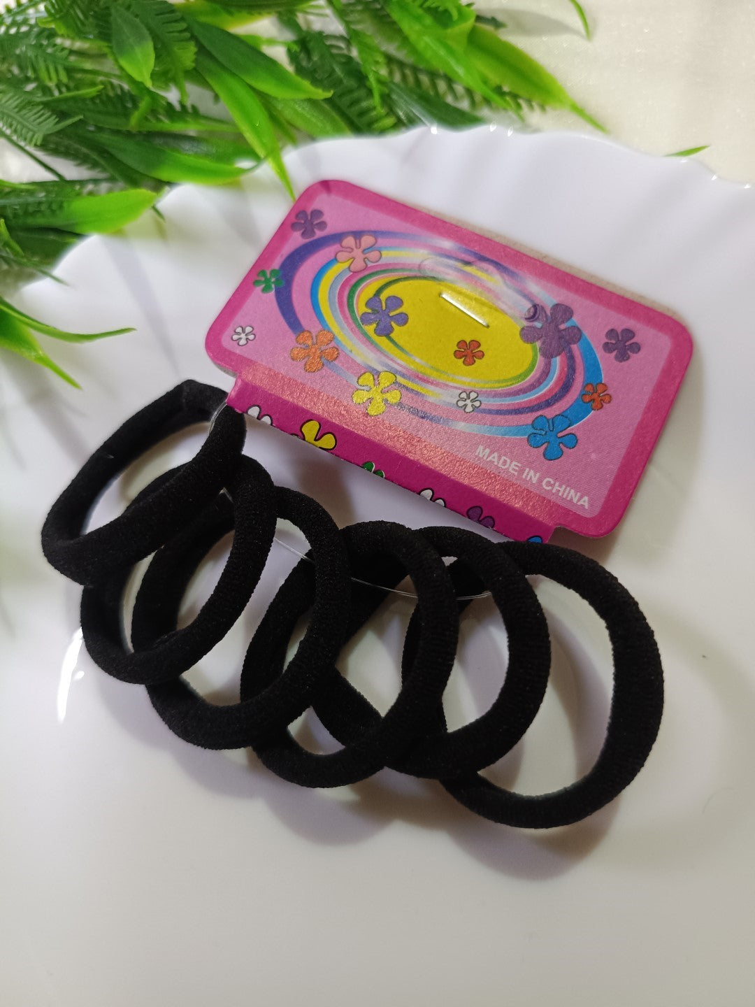 Pack of 6 black rubber bands SS-67